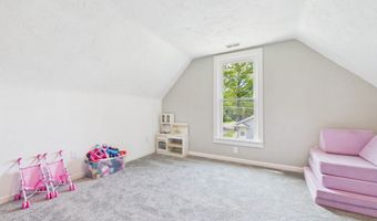 1124 E 10th St, Anderson, IN 46012