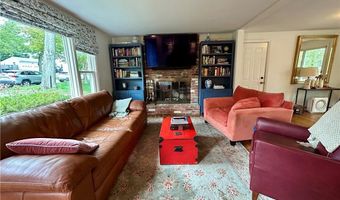19 Terrace Dr, East Greenwich, RI 02818