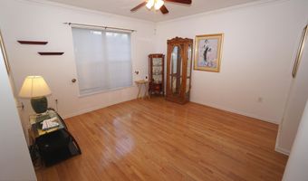 20 Turtle Crk 20, Barnegat, NJ 08005