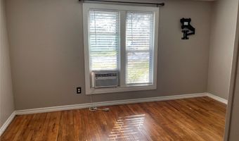 110 S Hubbard St, Alvord, TX 76225