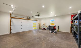 691 Auwaha St A, Haiku, HI 96708