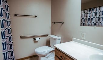 610 25th St SW, Austin, MN 55912