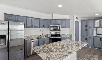 5 Concord Knoll Ln, Asheville, NC 28803