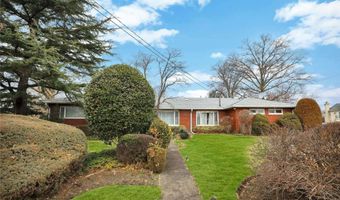 260 Oakridge Ln, Albertson, NY 11507