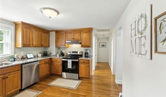 54 Novelty Rd, Warwick, RI 02889