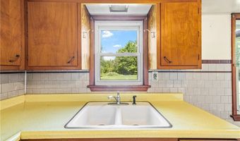 982 W Garfield Rd, Aurora, OH 44202