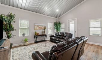 5004 Oak St, Bay St. Louis, MS 39520