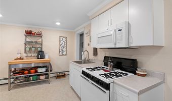 114 S 18th St, Airville, PA 15203