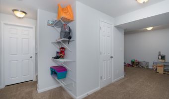 946 Willow Creek Dr, Alexandria, KY 41001