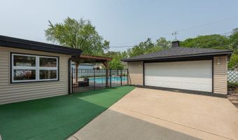 838 S Michigan Ave, Addison, IL 60101