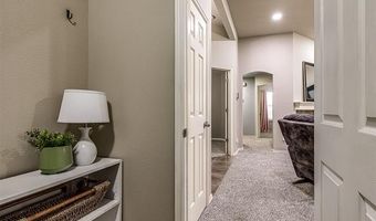 2006 W Greenleaf Ct, Bartlesville, OK 74006