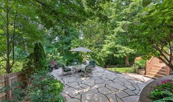 1751 Warmington Ct, Ballwin, MO 63021