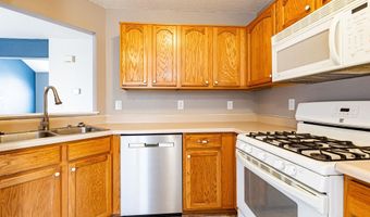306 Rathert Ct, Auburn, IN 46706