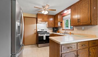 57 SOLAR Cir, Appleton, WI 54915
