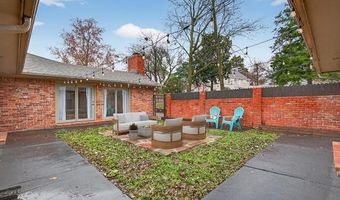 2318 Dorchester Dr, Bartlesville, OK 74006