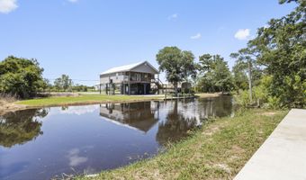 825 Larkspur Ln, Bay St. Louis, MS 39520