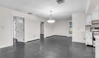 19 Center St, Barnegat, NJ 08005