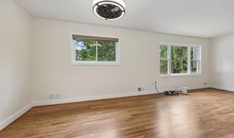 4907 CHANTICLEER Ave, Annandale, VA 22003