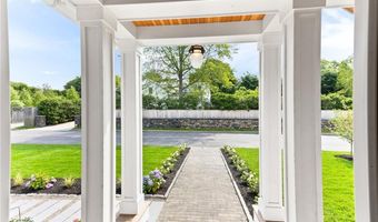 35 Coggeshall Ave, Newport, RI 02840
