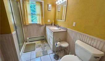 164 Knotty Oak Rd, Coventry, RI 02816