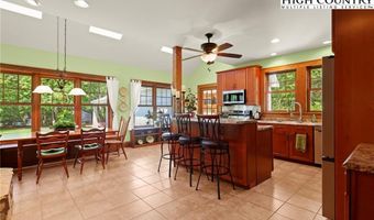 140 Library Ln, Banner Elk, NC 28604