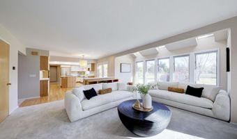 3682 Tanglewood Ct, Ann Arbor, MI 48105