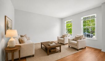750 Majestic Dr, Algonquin, IL 60102