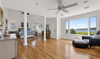 38 Pierce Ave, Jamestown, RI 02835