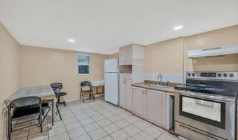 26 Smith St, Amityville, NY 11701