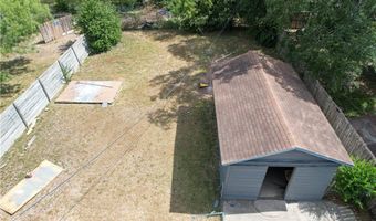 702 Jefferson St, Alice, TX 78332