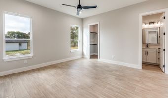 113 Pioneer Trl, Adkins, TX 78101