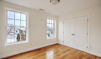 29 Graves Ave, North Smithfield, RI 02896