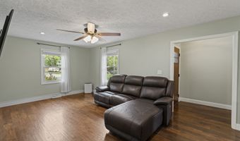 1166 Ledgewood Ln, Avon, IN 46123