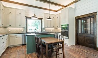 507 N Wickham St, Alvord, TX 76225