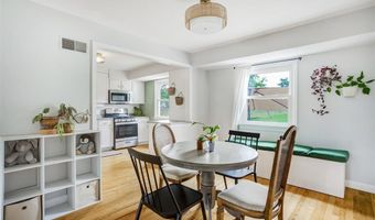 7658 General Meade Ln, Affton, MO 63123
