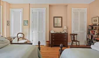 628 A St NE, Washington, DC 20002