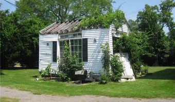 188 Greene Ln, Middletown, RI 02840