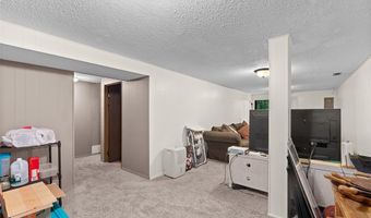 2376 Hiddengarden Ct, Ballwin, MO 63021