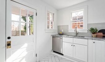 222 Newberry St NW, Aiken, SC 29801