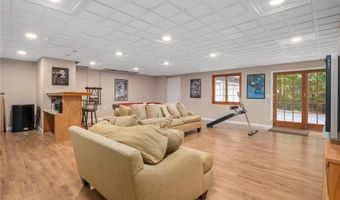165 Lynn Cir, East Greenwich, RI 02818