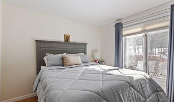 34 Parkwood Dr, Augusta, ME 04330