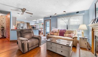 16 Tanglewood Dr, Barnegat, NJ 08005