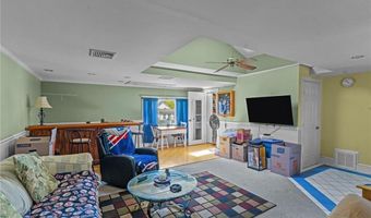 21 Foxhill Ave, Bristol, RI 02809