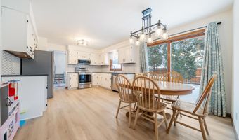 1820 W GLENDALE Ave, Appleton, WI 54914