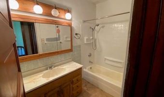 319 N 10th St, Atchison, KS 66002