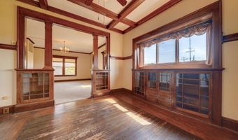 805 N Indiana Ave, Auburn, IN 46706