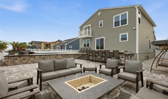 30 Berger Ave, Amityville, NY 11701