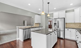 5730 Summerset Woods Dr, Alto, MI 49302