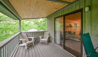 7673 Woodmere Dr 27, Athens, OH 45701