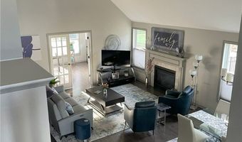133 Boxelder Ln, Amherst, NY 14228